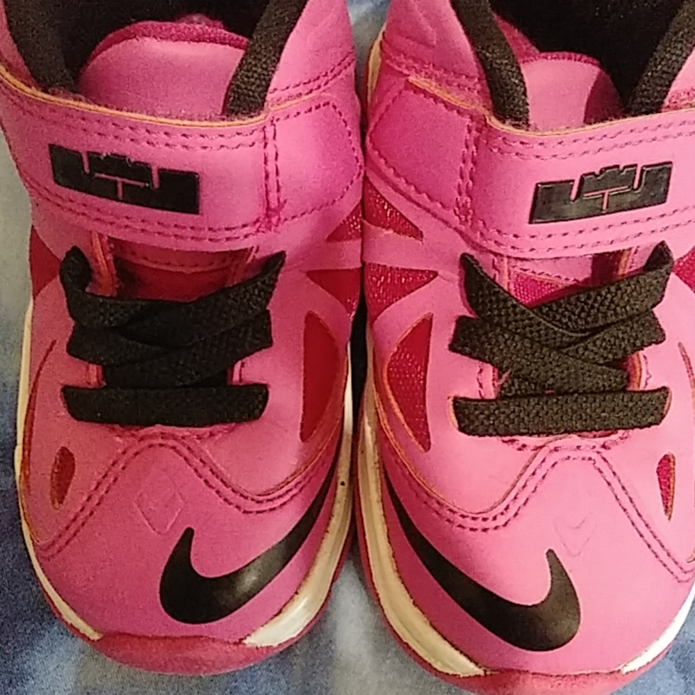 Nike shoes